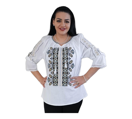 blouse folklorique roumain brodé à la main