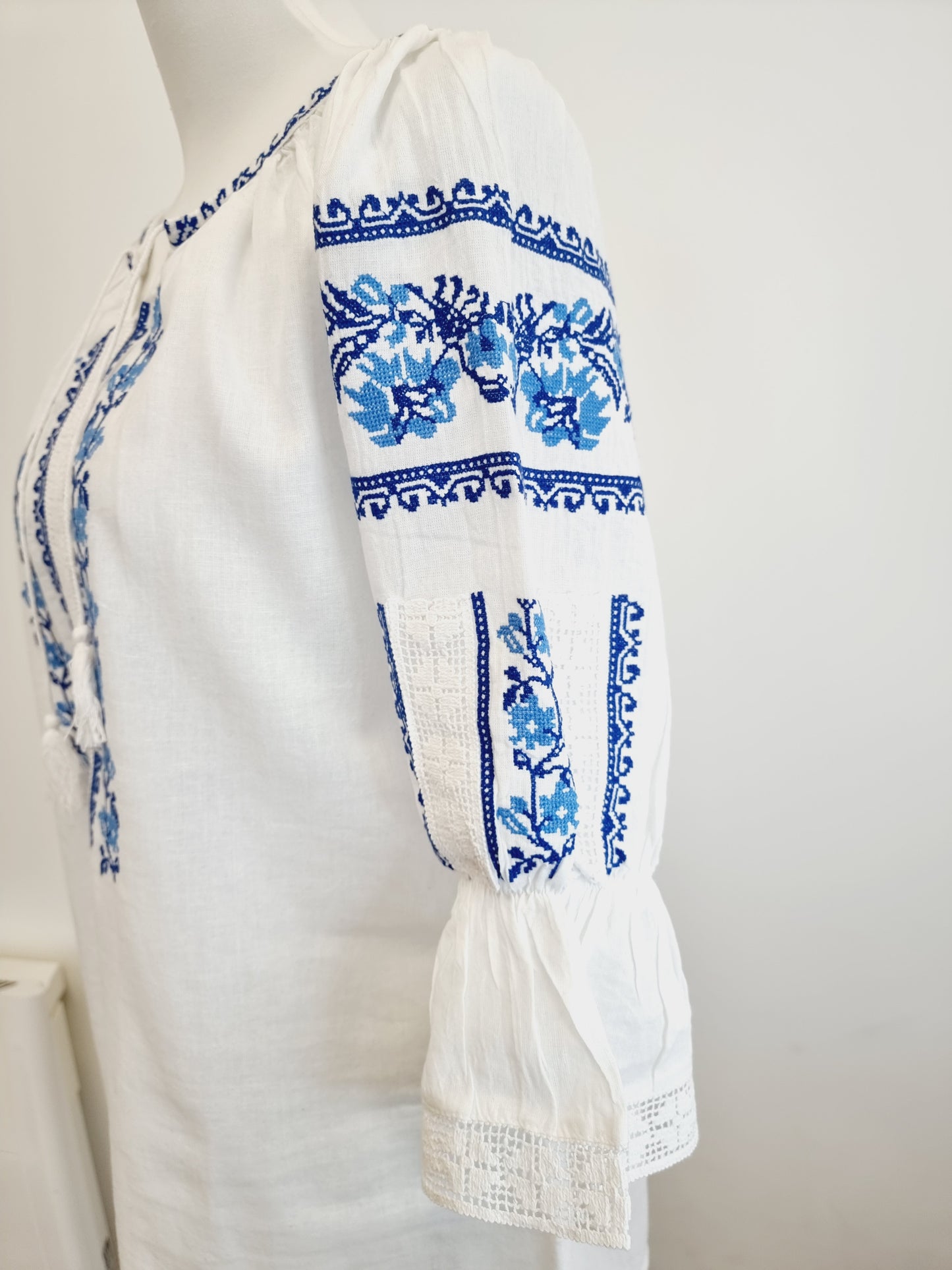 Blouse roumaine bleu en coton pour femme  
